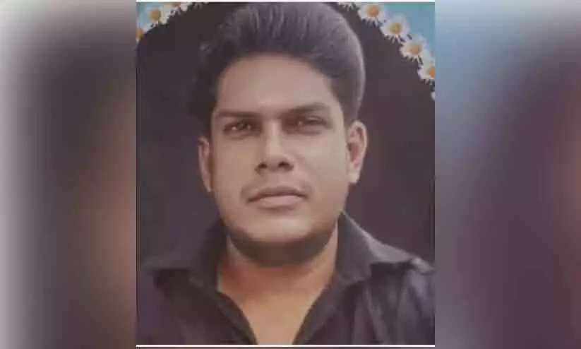 തൃശൂരിൽ യുവാവ് ജീവനൊടുക്കിയ നിലയിൽ; മൈക്രോ ഫിനാൻസ് സ്ഥാപനത്തിന്‍റെ ഭീഷണി മൂലമെന്ന് ആരോപണം