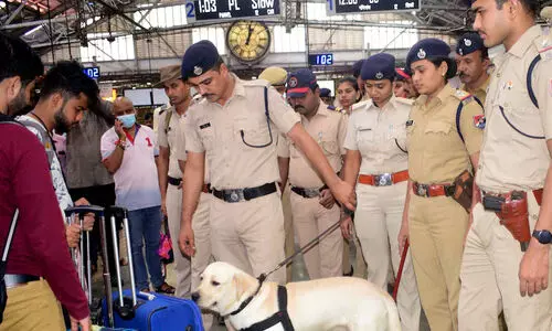 മുംബൈയിൽ ഭീകരാക്രമണമുണ്ടാവുമെന്ന് മുന്നറിയിപ്പ്; സുരക്ഷ വർധിപ്പിച്ചു