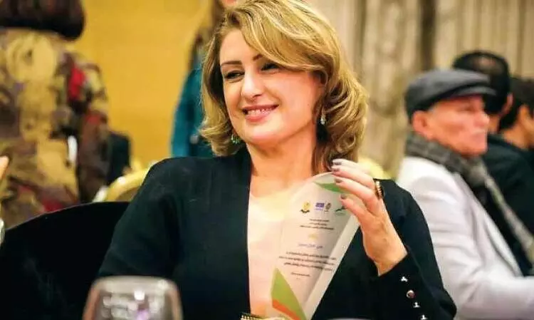 ചെ​​റി​​യ   ചു​​വ​​പ്പ് പാ​​വാ​​ട