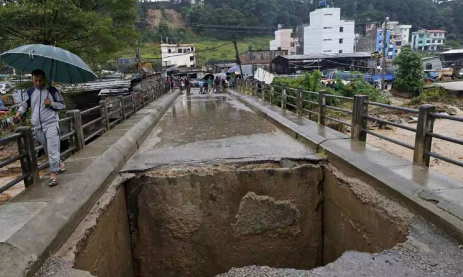 നേപ്പാളിൽ ​പേമാരിയും മണ്ണിടിച്ചിലും; നൂറു കവിഞ്ഞ് മരണം