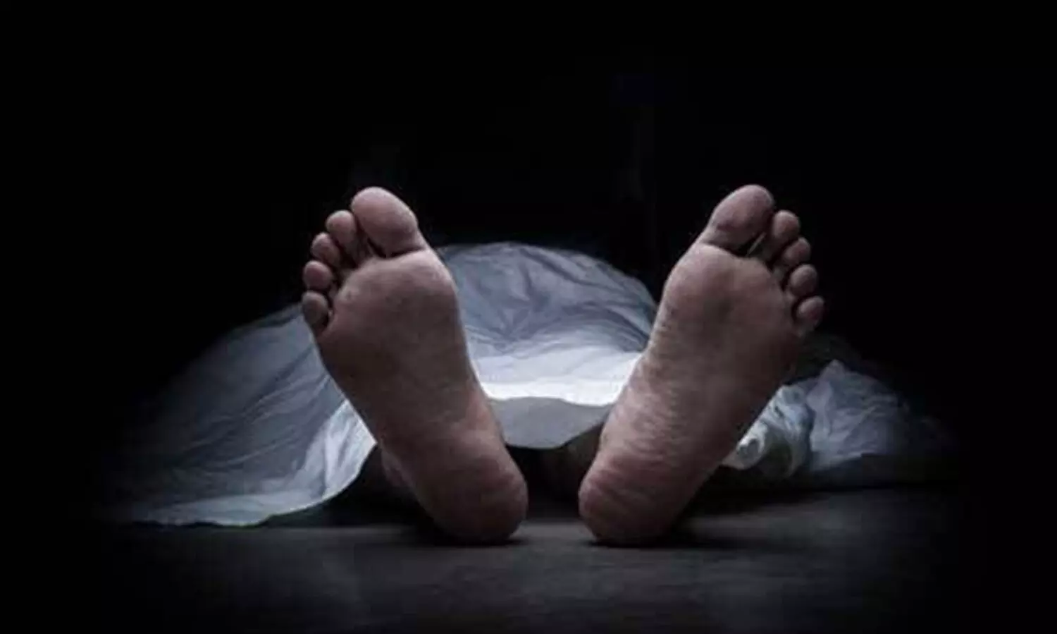 പരോളിൽ ഇറങ്ങിയ കൊലക്കേസ് പ്രതി വീട്ടിൽ തൂങ്ങിമരിച്ച നിലയിൽ