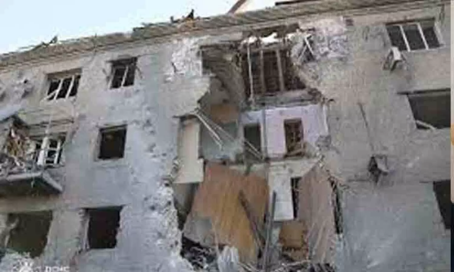 ഗൈഡഡ് ബോംബുകൾക്ക് മറുപടി നൽകി നൂറിലേറെ യുക്രെയ്ൻ ഡ്രോണുകൾ