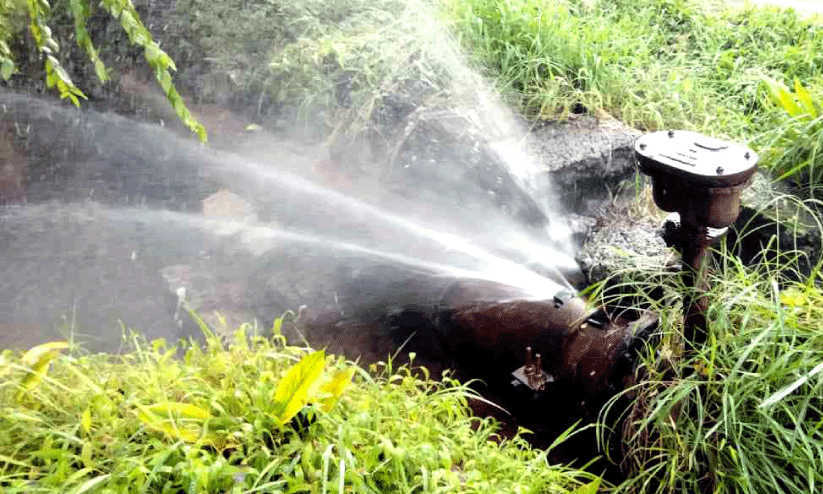 ശുദ്ധജല വിതരണ പൈപ്പ് ലൈനിൽ വീണ്ടും പൊട്ടൽ