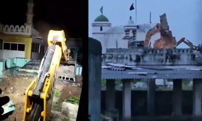 ഗുജറാത്തിൽ 500 വർഷം പഴക്കമുള്ള പള്ളിയും   ഖബറിസ്ഥാനും തകർത്തു