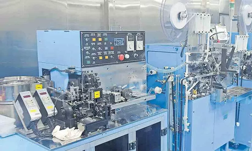 ഇന്ത്യയിലെ ആദ്യ സൂപ്പർകപ്പാസിറ്റർ ഉല്പ്പാദന കേന്ദ്രം ചൊവ്വാഴ്ച കണ്ണൂരിൽ പ്രവർത്തനം തുടങ്ങുന്നു ഇന്ത്യയിലെ ആദ്യ സൂപ്പർകപ്പാസിറ്റർ ഉല്പ്പാദന കേന്ദ്രം ചൊവ്വാഴ്ച കണ്ണൂരിൽ പ്രവർത്തനം തുടങ്ങുന്നു