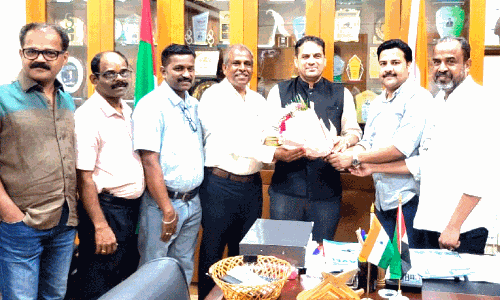 നി​സാ​ർ ത​ള​ങ്ക​ര​