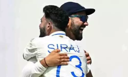 അതൊരു പരുന്തോ പ്ലെയ്നോ ആണോ?; ബംഗ്ലാദേശിനെതിരെ രോഹിത് ശർമയുടെ പറക്കും ക്യാച്ച്!- Video