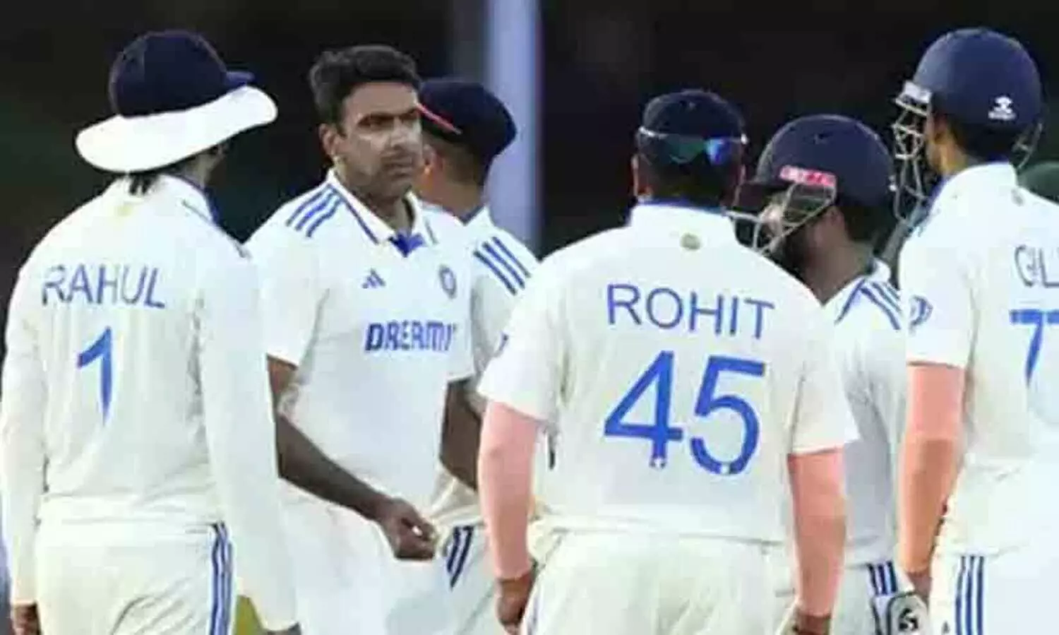 രോഹിത്തിന്‍റെ തന്ത്രങ്ങളെല്ലാം വൻ വിജയം! ഇന്ത്യക്ക് വിജയിക്കാൻ 95 റൺസ്