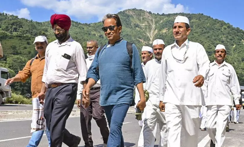 ‘ഡൽഹി ചലോ’ പദയാത്രക്കിടെ കാലാവസ്ഥാ ആക്ടിവിസ്റ്റ് സോനം വാങ്‌ചുക്കടക്കം 120 പേരെ കസ്റ്റഡിയിലെടുത്ത് ഡൽഹി പൊലീസ്