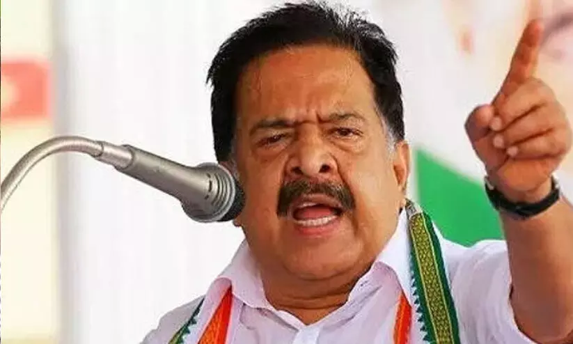 പി.ആര്‍ ഏജന്‍സിയേയും പത്രത്തിനെയും പഴിചാരി മലപ്പുറത്തെ ആക്ഷേപിച്ചതില്‍ നിന്നു രക്ഷപ്പെടാമെന്ന് മുഖ്യമന്ത്രി കരുതരുത്-രമേശ് ചെന്നിത്തല