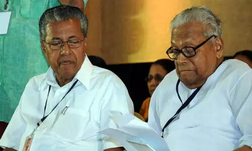 അന്ന്​ കോപ്പിയടിയെങ്കിൽ ഇന്ന്​ സ്വർണക്കടത്ത്​; പിണറായിയുടേത്​ വി.എസ്​ വാദത്തിന്‍റെ തനിയാവർത്തനം