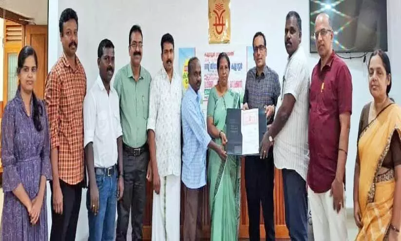 നെ​റ്റ് സീറോ കാ​ർ​ബ​ൺ കു​റ്റ്യാ​ട്ടൂ​ർ; ധാ​ര​ണ​പ​ത്രം കൈ​മാ​റി