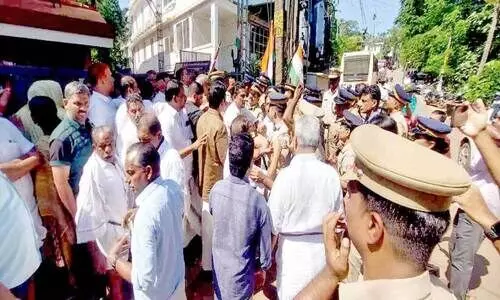 യു.ഡി.എഫ് ഉപരോധത്തിൽ സംഘർഷം