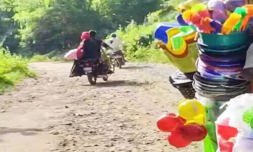 Broken Vengannoor-Arappuzha road