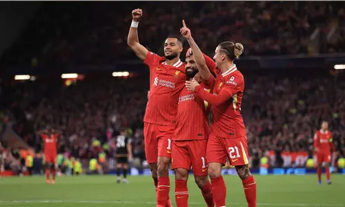 അടിച്ചും അടിപ്പിച്ചും സലാഹ്; ബൊലോഗ്നയെ വീഴ്ത്തി ചെമ്പട അടിച്ചും അടിപ്പിച്ചും സലാഹ്; ബൊലോഗ്നയെ വീഴ്ത്തി ചെമ്പട