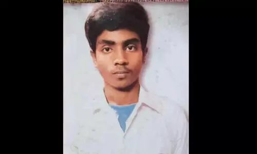 കൊൽക്കത്തയിൽ റോഡു പണിക്കിടെ ജെ.സി.ബിയുടെ കൈതട്ടി ഒമ്പതാം ക്ലാസുകാരൻ മരിച്ചു