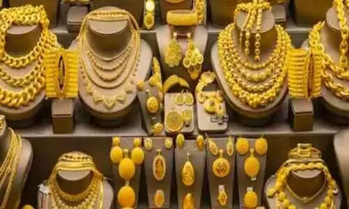 റെക്കോഡുകൾ തിരുത്തി സ്വർണക്കുതിപ്പ്; പവന് 56,880 റെക്കോഡുകൾ തിരുത്തി സ്വർണക്കുതിപ്പ്; പവന് 56,880