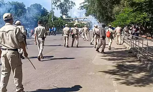 മണിപ്പൂരിൽ പൊലീസ് സ്‌റ്റേഷനിലെ ആയുധങ്ങൾ ജനക്കൂട്ടം കൊള്ളയടിച്ചു