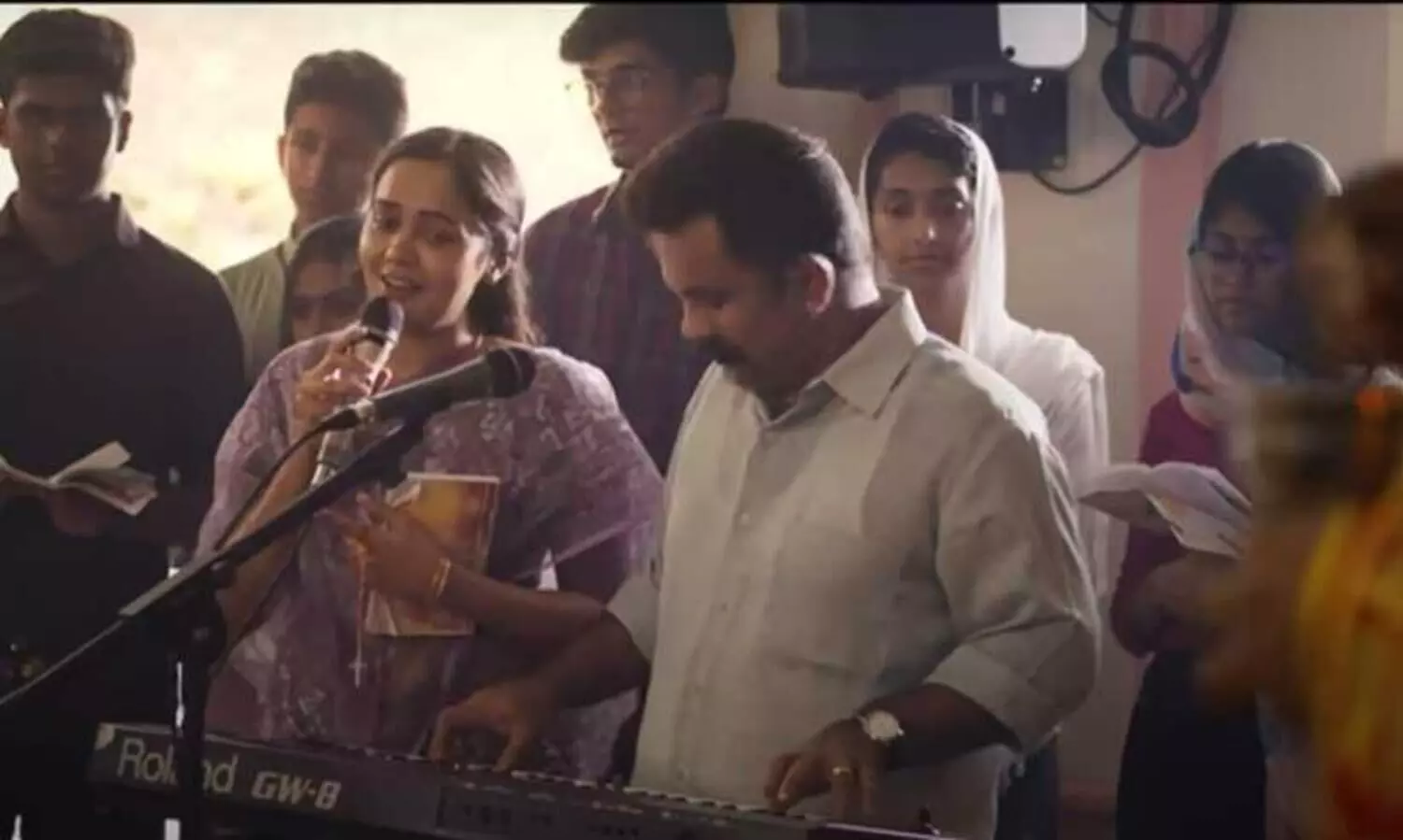 Sneha Chaithanyame  Swargam  Movie  Sobg Out