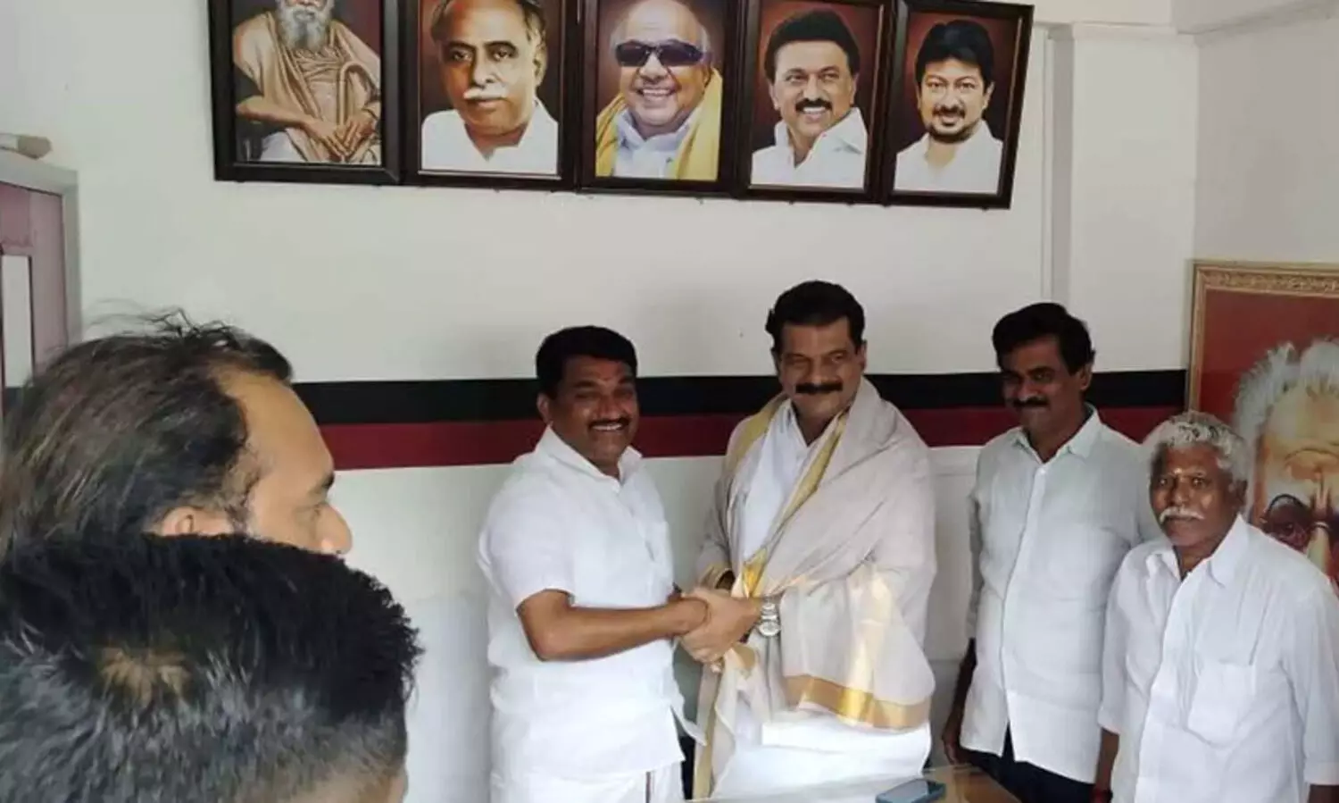 പി.വി. അൻവർ ഡി.എം.കെയിലേക്ക്? ചെന്നൈയിലെത്തി നേതാക്കളുമായി ചർച്ച നടത്തി