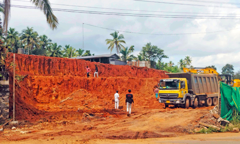 ബാലുശ്ശേരി മിനി സിവിൽ സ്റ്റേഷൻ കെട്ടിട നിർമാണ പ്രവൃത്തി തുടങ്ങി ബാലുശ്ശേരി മിനി സിവിൽ സ്റ്റേഷൻ കെട്ടിട നിർമാണ പ്രവൃത്തി തുടങ്ങി