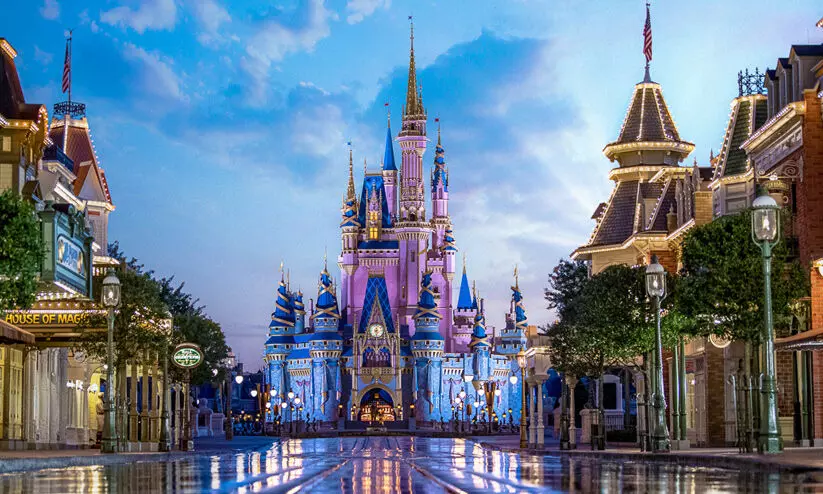 സർക്കാറിനെ പറ്റിച്ച് നാലു കോടി തട്ടിയെടുത്തു; ഡിസ്നി വേൾഡിലേക്ക് യു.എസ് ദമ്പതികൾ പോയത് 31 തവണ