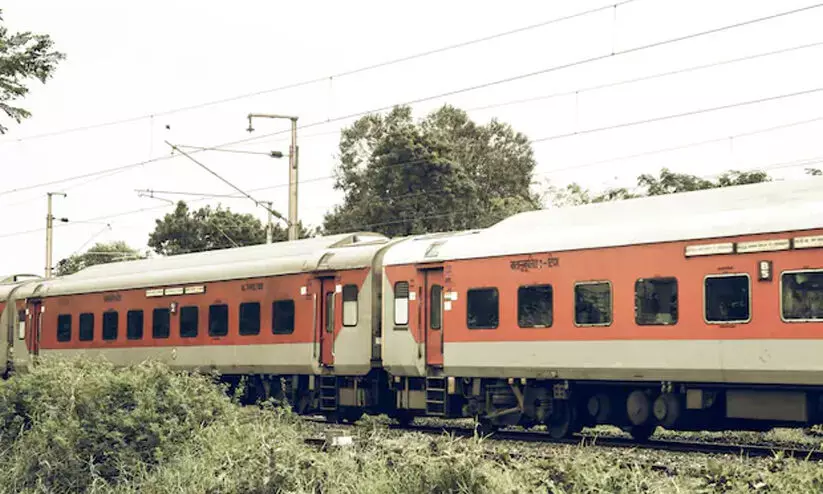 യു.പിയിൽ ട്രാക്കിൽ ഇരുമ്പ് ദണ്ഡുകൾ സ്ഥാപിച്ച് ട്രെയിൻ പാളം തെറ്റിക്കാൻ ശ്രമിച്ചയാൾ അറസ്റ്റിൽ