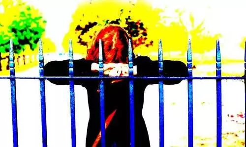 പാർക്കിലെന്‍റെ പന്ത്രണ്ടാം   കാമുകനെ കാത്ത്…