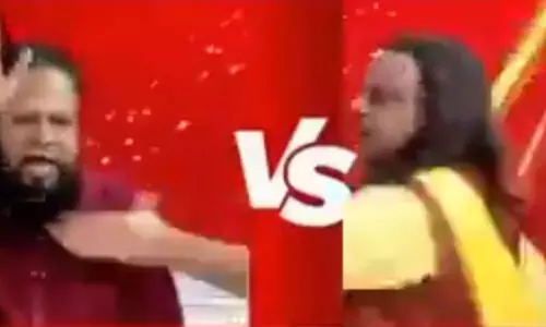 ചാനൽ ചർച്ചക്കിടെ സ്റ്റു​ഡിയോ ഫ്ലോറിൽ തല്ല്; ഏറ്റുമുട്ടൽ ദൃശ്യങ്ങൾ വൈറൽ