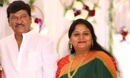 Telugu Actor Rajendra Prasads 38-Year-Old Daughter Gayatri Dies Due To Heart Attack In Hyderabad