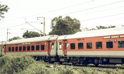 യു.പിയിൽ ട്രാക്കിൽ ഇരുമ്പ് ദണ്ഡുകൾ സ്ഥാപിച്ച് ട്രെയിൻ പാളം തെറ്റിക്കാൻ ശ്രമിച്ചയാൾ അറസ്റ്റിൽ