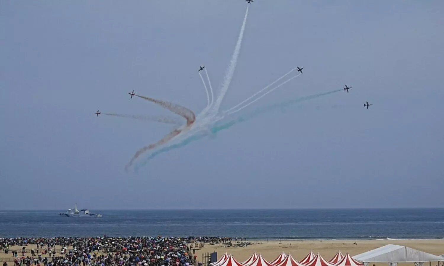 മറിന ബീച്ചിൽ വ്യോമാഭ്യാസം: തിക്കിലും തിരക്കിലും മൂന്ന് മരണം