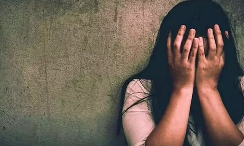 ഭർത്താവിന്റെ കുടുംബം 16 വർഷമായി തടങ്കലിൽവെച്ച സ്ത്രീയെ രക്ഷിച്ചു ഭർത്താവിന്റെ കുടുംബം 16 വർഷമായി തടങ്കലിൽവെച്ച സ്ത്രീയെ രക്ഷിച്ചു