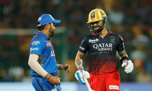 രോഹിത് ശർമ ആർ.സി.ബിയിലേക്ക്? മുൻ ബംഗളൂരു താരം ഡിവില്ലിയേഴ്സിന് പറയാനുള്ളത് ഇതാണ്...