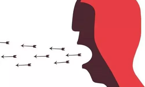 ‘ന്യൂനപക്ഷങ്ങൾ നടത്തുന്ന സ്കൂളുകളിലേക്ക് ഹിന്ദു കുട്ടികളെ അയക്കരുത്’; വിദ്വേഷ പ്രസംഗം നടത്തിയ അധ്യാപകനെതിരെ കേസ്