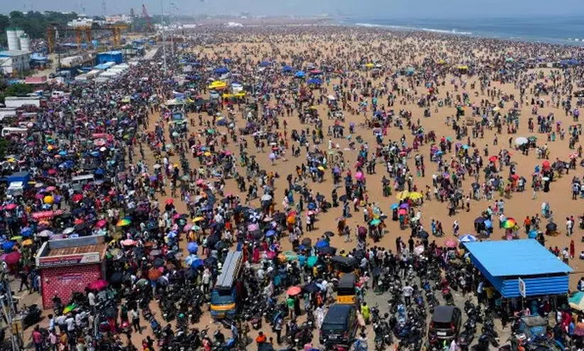 ചെന്നൈയിൽ എയർഷോക്കിടെ നിർജ്ജലീകരണം ബാധിച്ച് മൂന്ന് പേർ മരിച്ചു; 230 പേർ ആശുപത്രിയിൽ