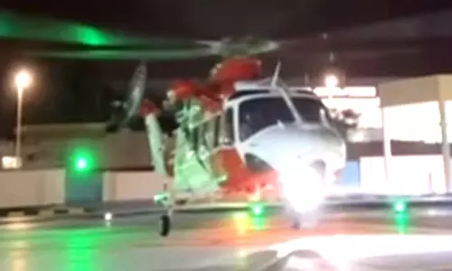 എയർലിഫ്റ്റ് ചെയ്യുന്നു എയർലിഫ്റ്റ് ചെയ്യുന്നു