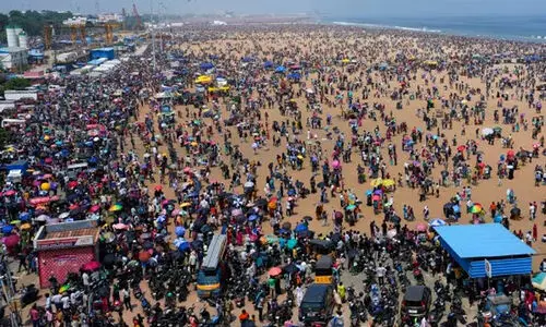 ചെന്നൈയിൽ എയർഷോക്കിടെ നിർജ്ജലീകരണം ബാധിച്ച് മൂന്ന് പേർ മരിച്ചു; 230 പേർ ആശുപത്രിയിൽ