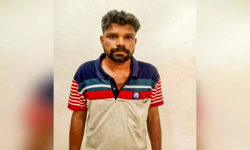 പൊലീസ് സ്റ്റേഷന് സമീപം സർക്കാർ സ്കൂളിലെ കവർച്ച; ഒടുവിൽ പ്രതിയെ വലയിലാക്കി പ്രധാനാധ്യാപിക പൊലീസ് സ്റ്റേഷന് സമീപം സർക്കാർ സ്കൂളിലെ കവർച്ച; ഒടുവിൽ പ്രതിയെ വലയിലാക്കി പ്രധാനാധ്യാപിക