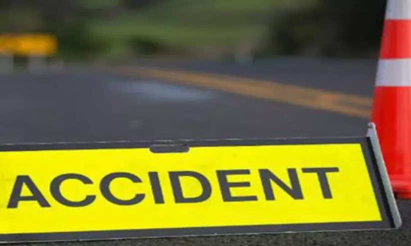 നിരത്തുകളിൽ ജീവൻ പൊലിയുന്നു; നഷ്ടപരിഹാരത്തിന് വർഷം 100 കോടി നിരത്തുകളിൽ ജീവൻ പൊലിയുന്നു; നഷ്ടപരിഹാരത്തിന് വർഷം 100 കോടി