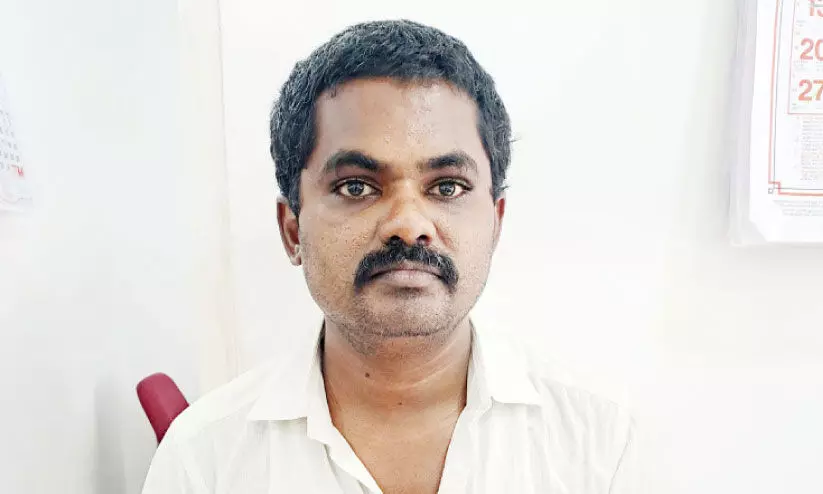 വായ്പ വാഗ്ദാനം ചെയ്ത് പണം തട്ടിയ തമിഴ്നാട് സ്വദേശി പിടിയിൽ വായ്പ വാഗ്ദാനം ചെയ്ത് പണം തട്ടിയ തമിഴ്നാട് സ്വദേശി പിടിയിൽ