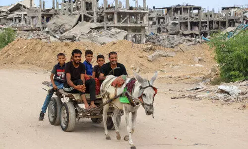 വാ​ർ​ഷി​ക​ത്തി​ലും ബോം​ബ് വ​ർ​ഷം