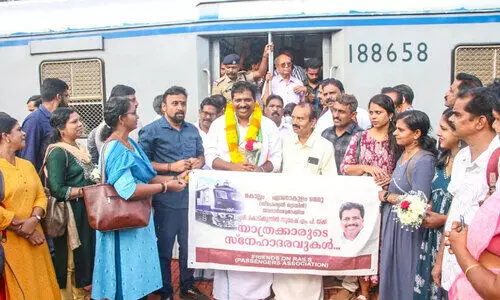 ശ്വാസംമുട്ടിയ യാത്രക്ക്​ ശമനം; സ്​നേഹം ഏറ്റുവാങ്ങി മെമുവിന്‍റെ കന്നിയാത്ര