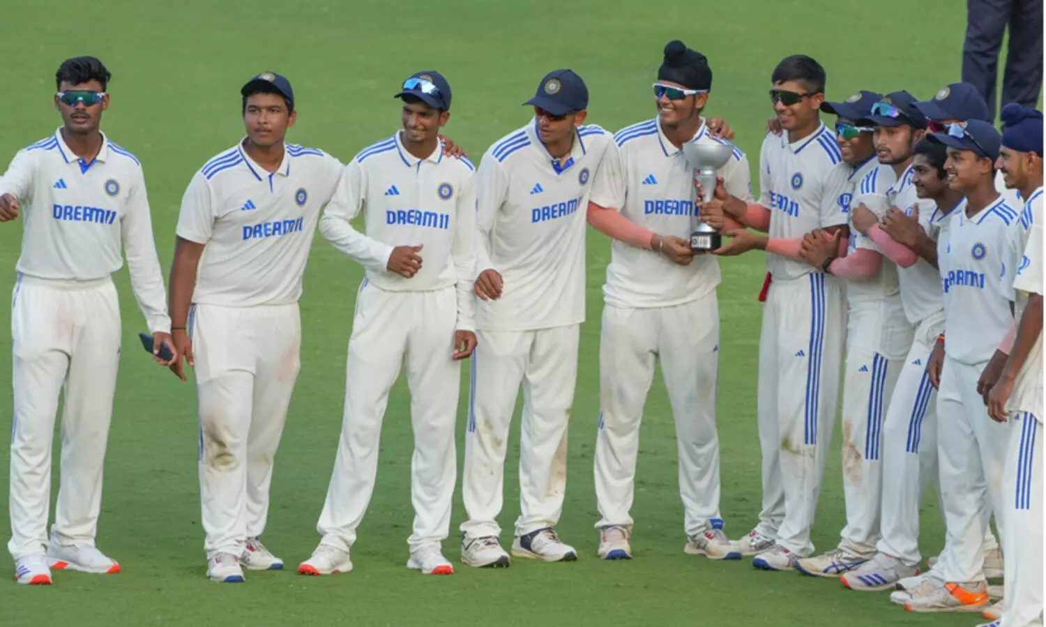 അണ്ടർ 19 ടെസ്റ്റ്: ഓസീസിനെതിരെ ഇന്നിങ്സ് ജയത്തോടെ പരമ്പര തൂത്തുവാരി ഇന്ത്യ