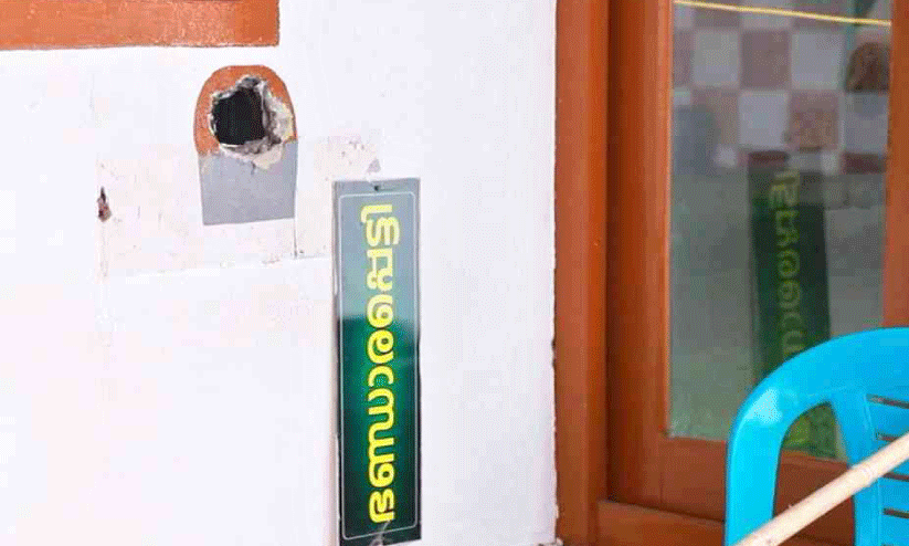 മട്ടാമ്പ്രം മസ്ജിദിൽ കവർച്ച: ഭണ്ഡാരം കുത്തിത്തുറന്ന് പണം അപഹരിച്ച നിലയിൽ