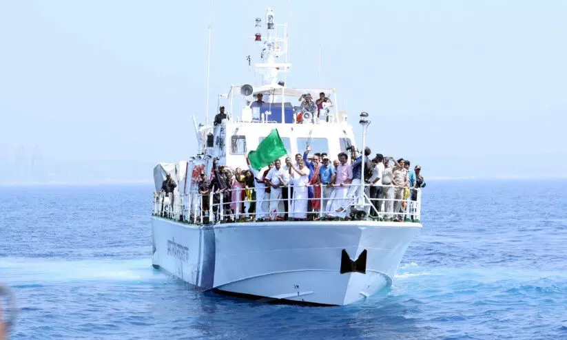 തിരുവനന്തപുരം ജില്ലയിലെ 16 മത്സ്യ ഗ്രാമങ്ങളിലായി 4190 കൃത്രിമപ്പാരുകൾ നിക്ഷേപിച്ചു- സജി ചെറിയാൻ തിരുവനന്തപുരം ജില്ലയിലെ 16 മത്സ്യ ഗ്രാമങ്ങളിലായി 4190 കൃത്രിമപ്പാരുകൾ നിക്ഷേപിച്ചു- സജി ചെറിയാൻ