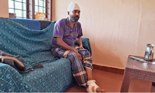 സി​ഗ​ര​റ്റ് ചോ​ദി​ച്ചു വ​ന്ന​യാ​ൾ ക​ട​ക്കാ​ര​നെ ആക്ര​മി​ച്ച് ര​ക്ഷ​പ്പെ​ട്ടു