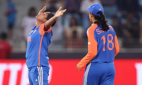 ചിറകടിക്കുമാശൈ...; വനിത ലോകകപ്പിൽ ശ്രീലങ്കയെ തോൽപിച്ച് സെമി സാധ്യത വർണാഭമാക്കി ഇന്ത്യ