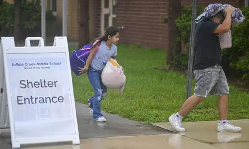 മിൽട്ടൺ ചുഴലിക്കാറ്റ് ഇന്ന് കരതൊടും; യു.എസ് ഭീതിയിൽ