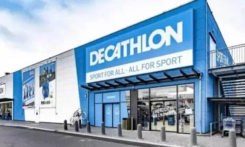 ട്ര​ക്കി​ങ് ട്രൗ​സ​ർ വി​ത​ര​ണ​ത്തി​ൽ വീ​ഴ്ച; സ്ഥാ​പ​ന​ത്തി​ന് 35,000 രൂ​പ പി​ഴ